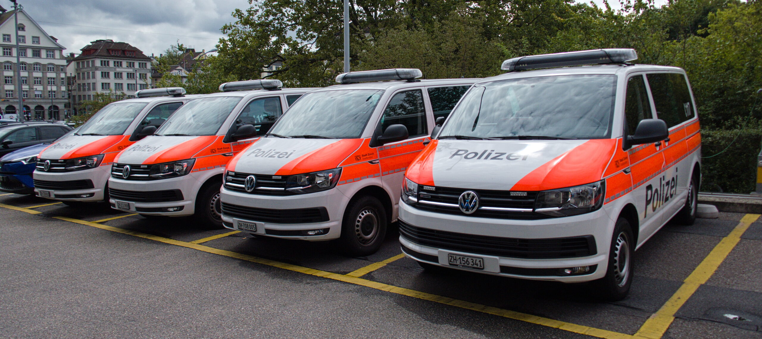 Woman Dies in Hospital After Being Hit by Rolling Van in Zurich